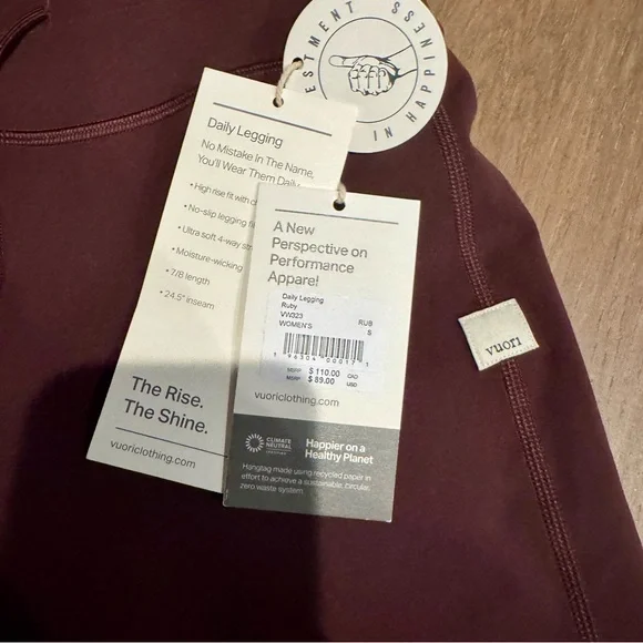 NWT Vuori Daily Legging in Ruby Size Small - Picture 5 of 6